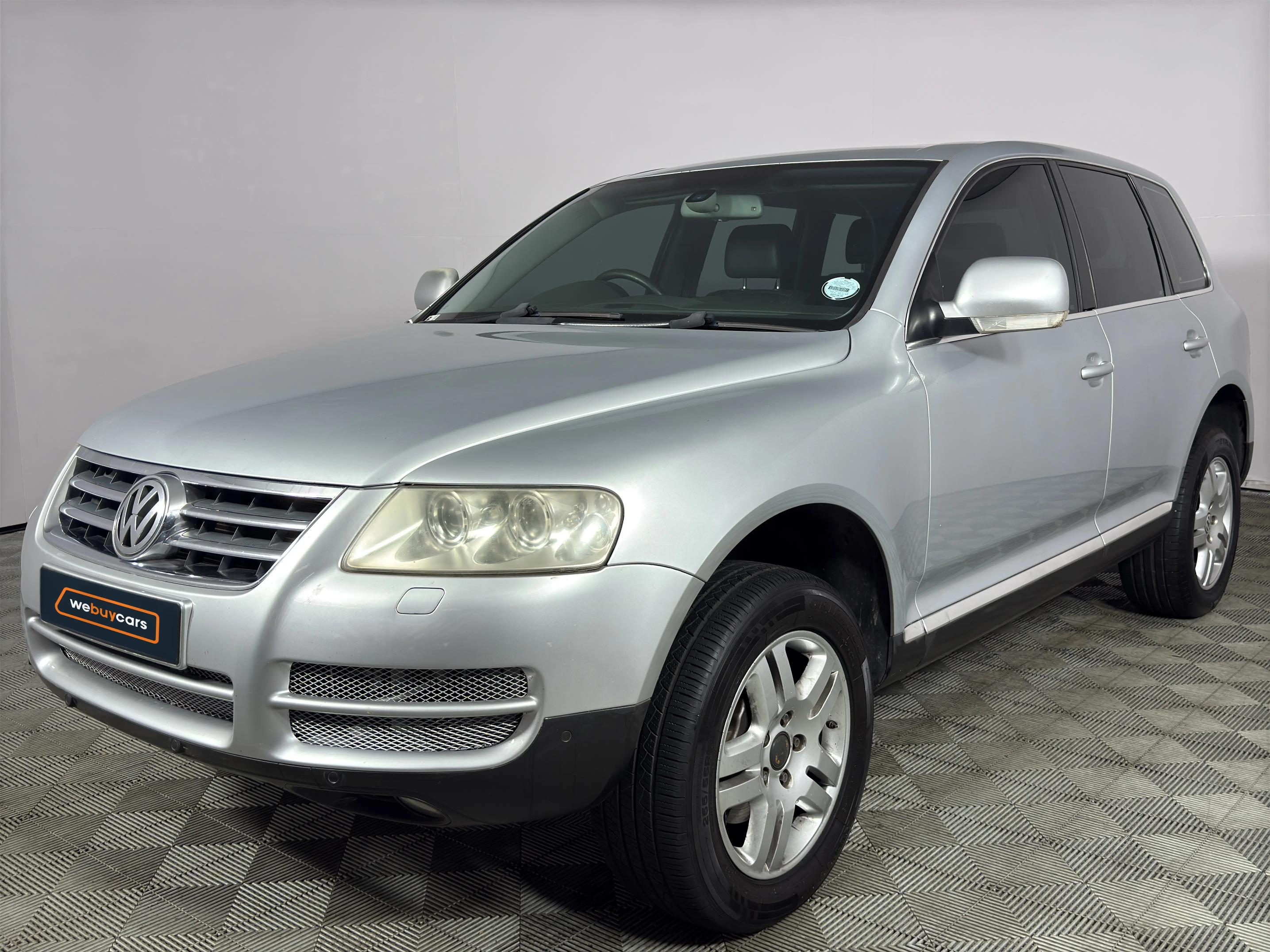 Used 2004 Volkswagen Touareg V8