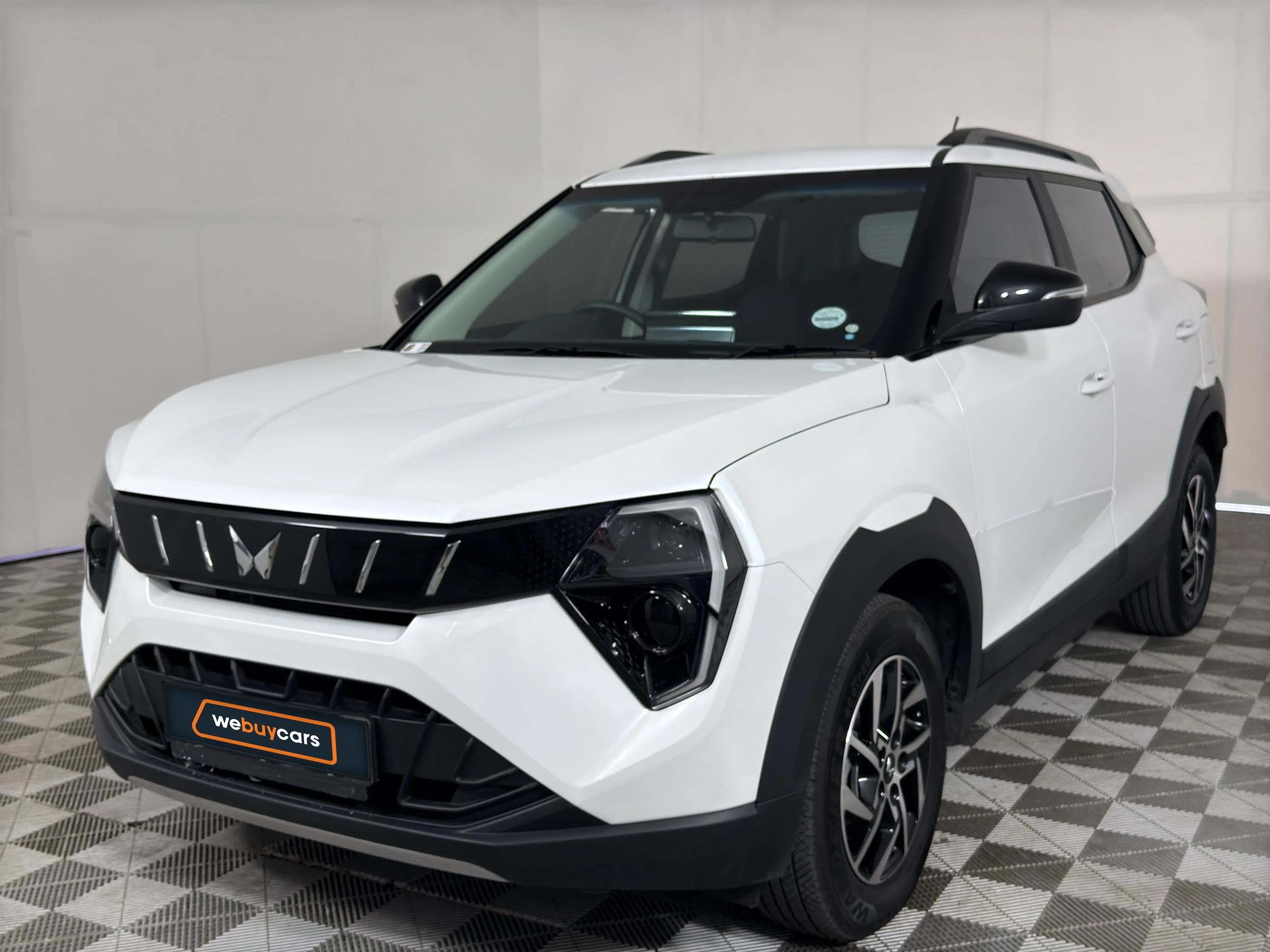 Used 2025 Mahindra XUV 3XO 1.2T AX5 manual