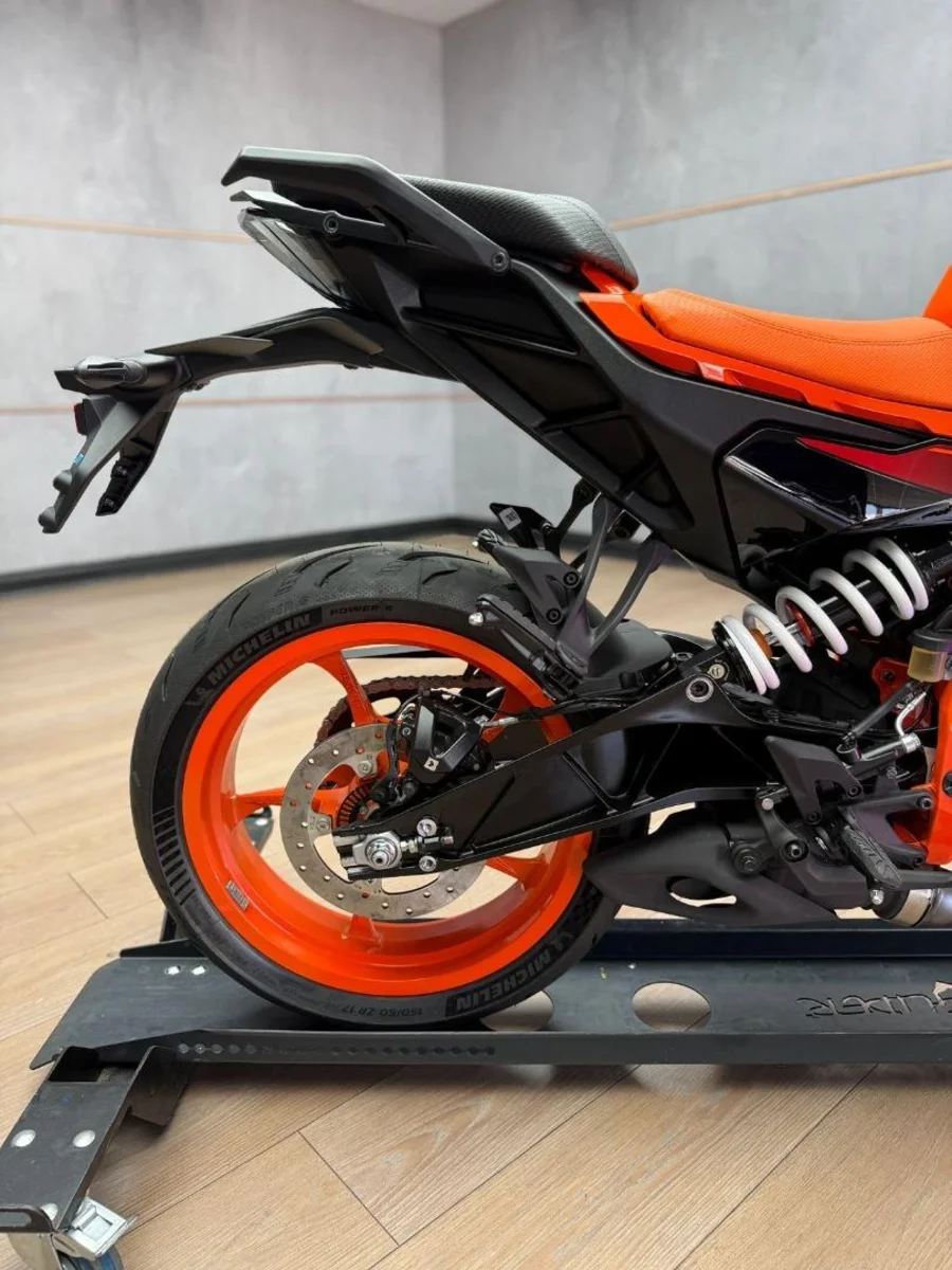 New 2025 KTM 390 DUKE - UB Leisure New 2025 KTM 390 DUKE - UB Leisure