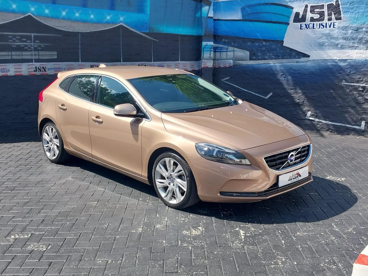 Used 2013 Volvo V40 T4 Elite