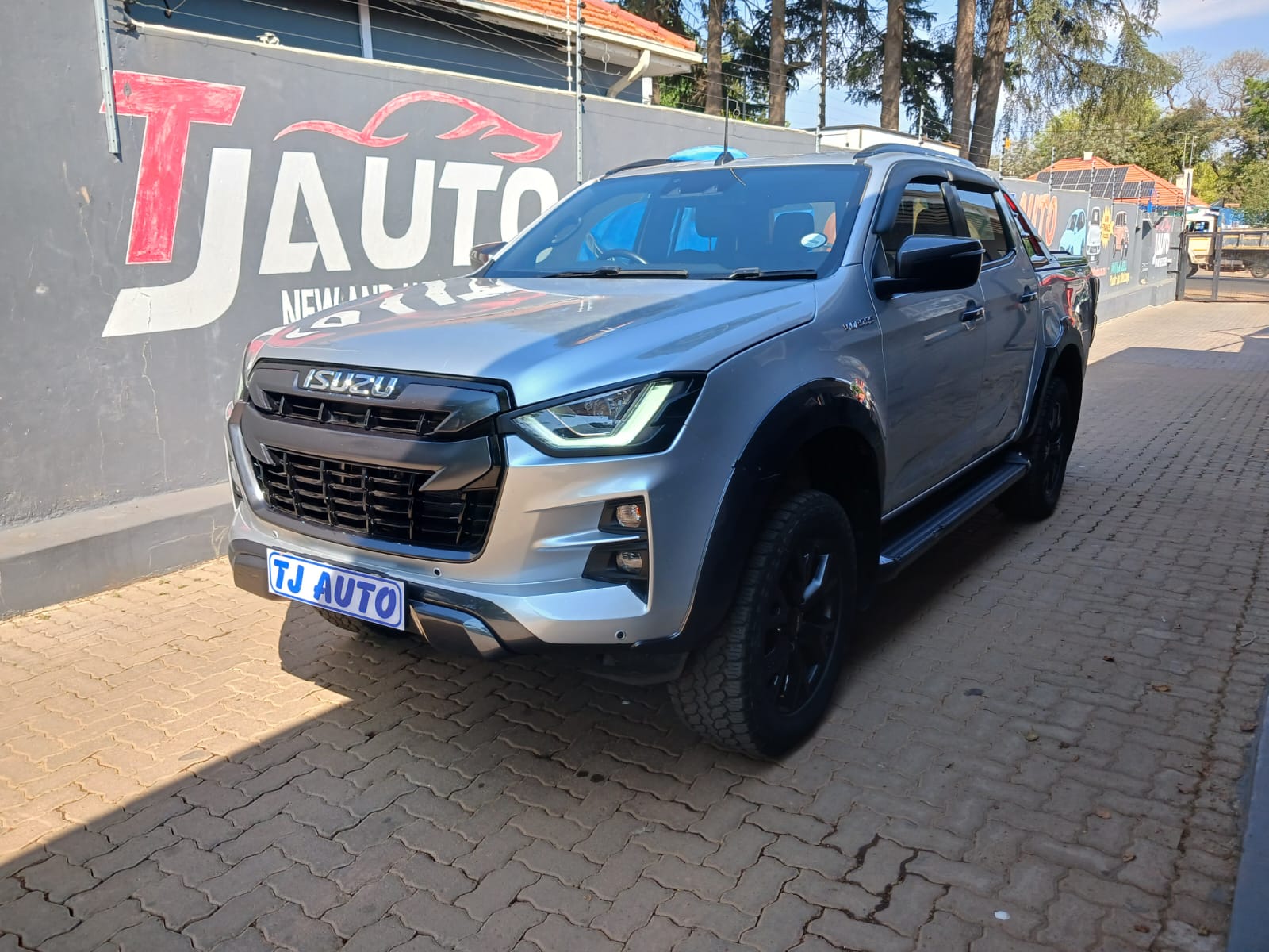 Used 2023 Isuzu D-Max 3.0TD double cab V-Cross