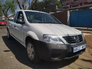 Used 2013 Nissan NP200 1.6i