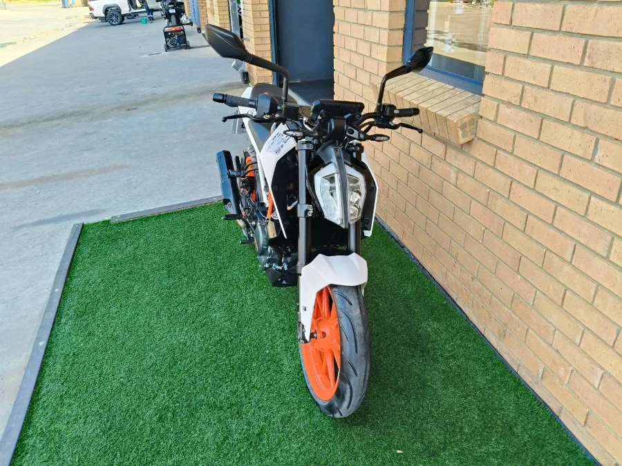 Used 2017 KTM DUKE 390 Manual - The Diff And Chain Used 2017 KTM DUKE 390 Manual - The Diff And Chain