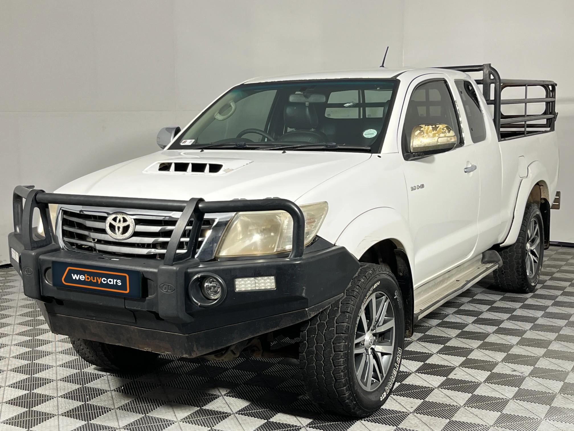 Used 2013 Toyota Hilux 3.0D-4D Xtra cab 4x4 Raider Dakar edition