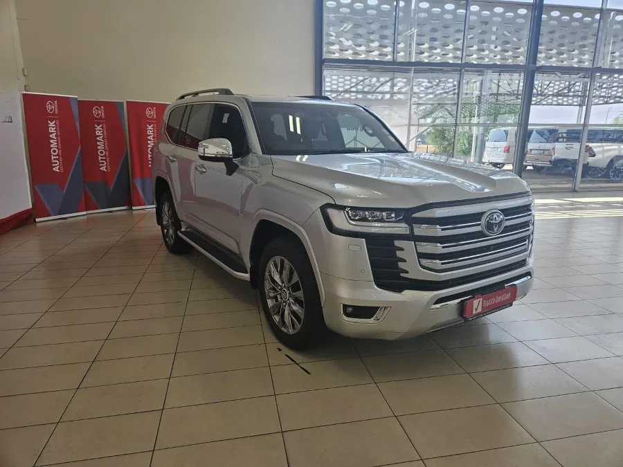 Used 2023 Toyota Land Cruiser 300 3.3D ZX - Godrich Toyota Used 2023 Toyota Land Cruiser 300 3.3D ZX - Godrich Toyota