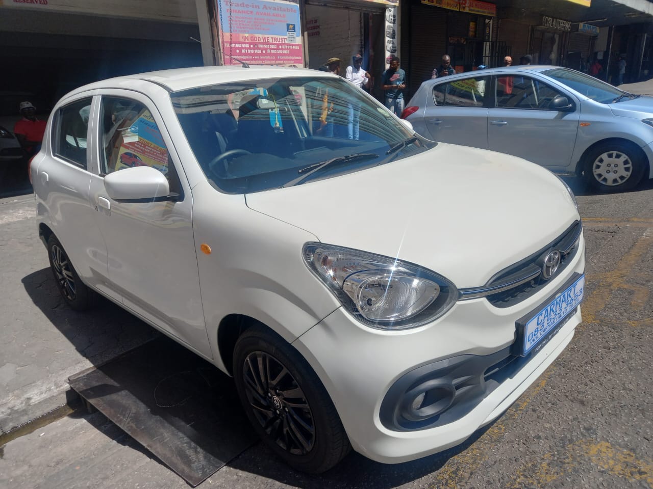 Used 2023 Toyota Vitz 1.0