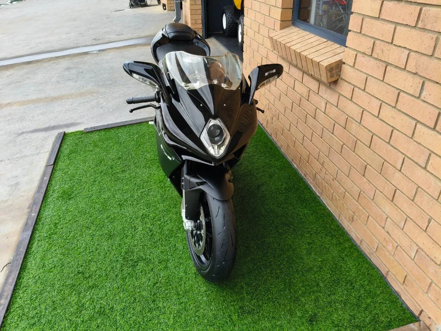 Used 2011 Mv Agusta F4 1000 Manual - The Diff And Chain Used 2011 Mv Agusta F4 1000 Manual - The Diff And Chain