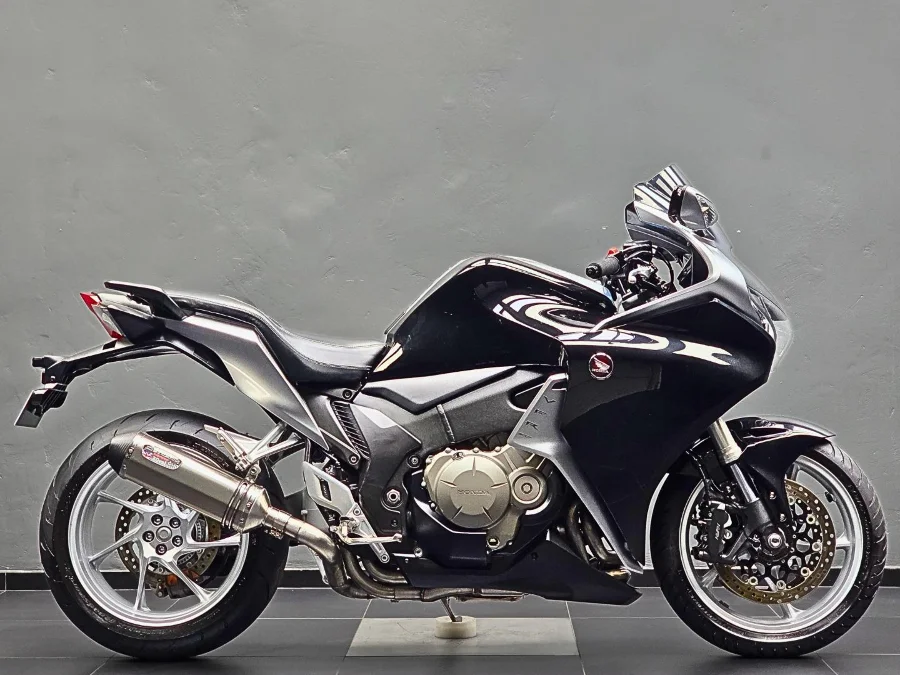 Used 2011 Honda VFR 1200 F - Bikeshop Boksburg Used 2011 Honda VFR 1200 F - Bikeshop Boksburg