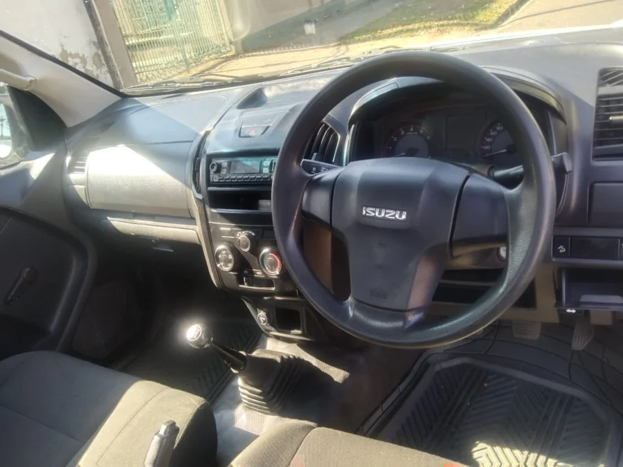 Used 2020 Isuzu KB 250 - Wariz Auto