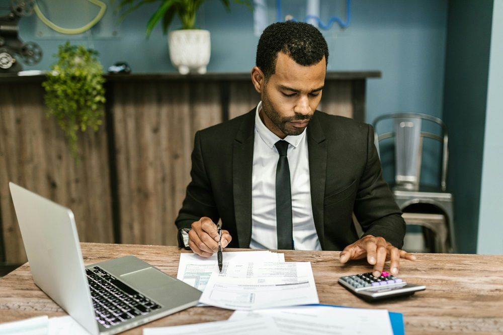 Accountant in South Africa, sell yourself as an accountant, accounting professional, accounting job, accountant on Job Mail, Photo by RDNE Stock project on Pexels.jpg