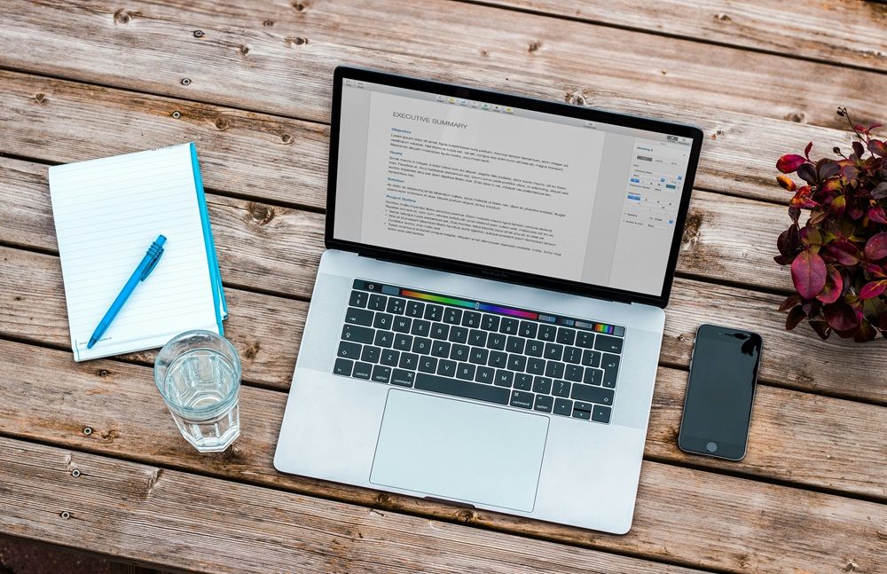 Cover letter do's and don'ts, cover letters, motivational letter, letter of motivation, cover letter on Job Mail, Photo by Bram Naus on Unsplash.jpg