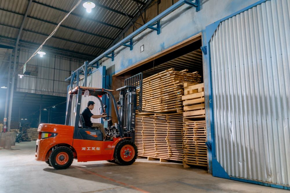 Forklifts Productivity in the Warehouse, warehouse forklift, forklift for sale on Truck & Trailer, forklift on Truck & Trailer, Photo by Mandiri Abadi on Pexels.jpg