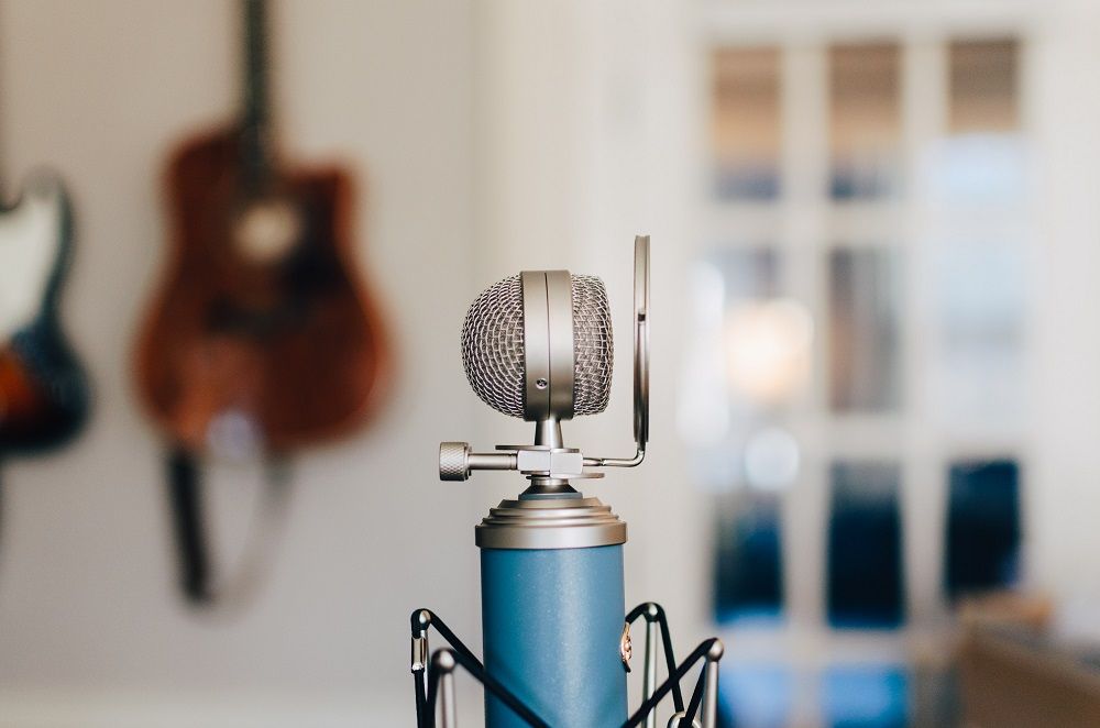 Types of microphones, Junk Mail, Microphone, Dynamic, Condenser, Ribbon, Photo by Kelly Sikkema on Unsplash.jpg