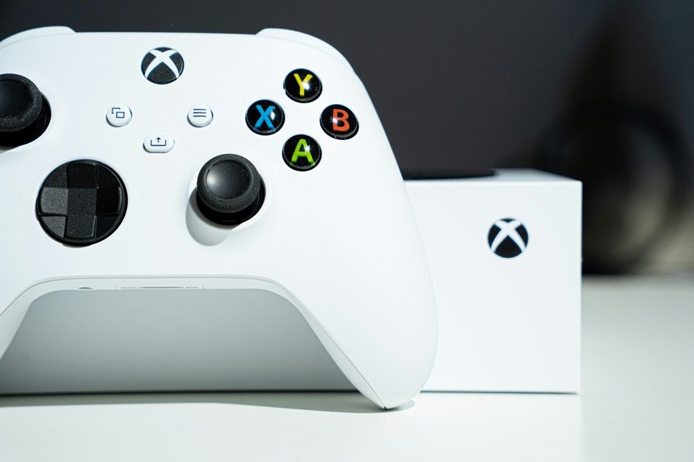 accessories for your console, Xbox accessories on Junk Mail, gaming consoles, computers and gaming, Photo by Mika Baumeister on Unsplash.jpg