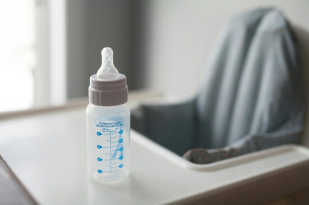baby bottles and feeding accessories, bottles, feeding accessories, baby items on Junk Mail, Photo by Burst on Pexels.jpg