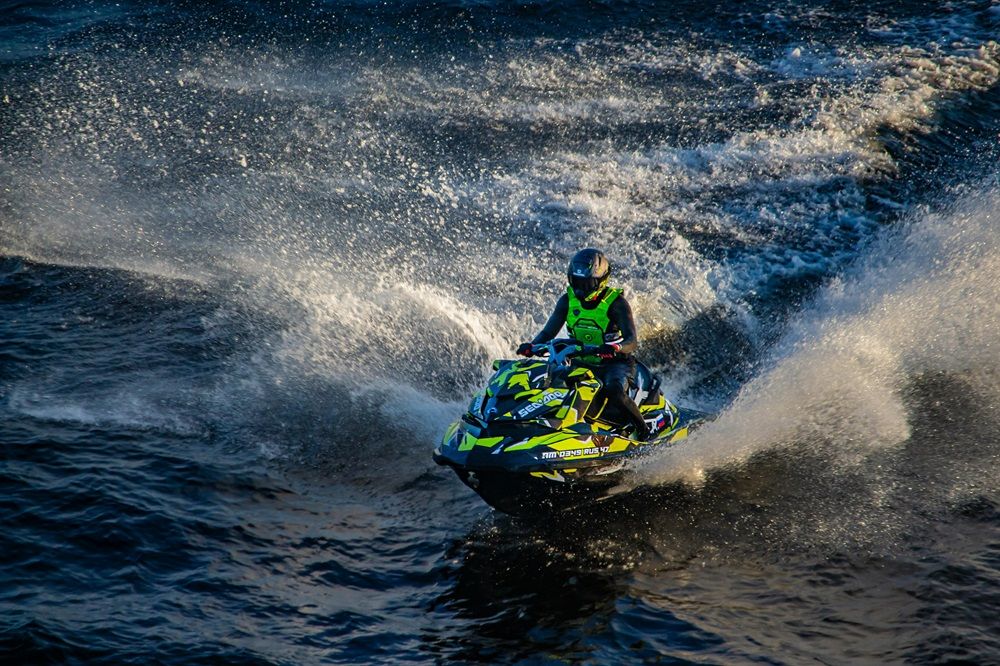 buying a Jet Ski, Jet Ski, boat for sale, boats and watercraft on Junk Mail, Photo by Oleg Nagovski on Pexels.jpg