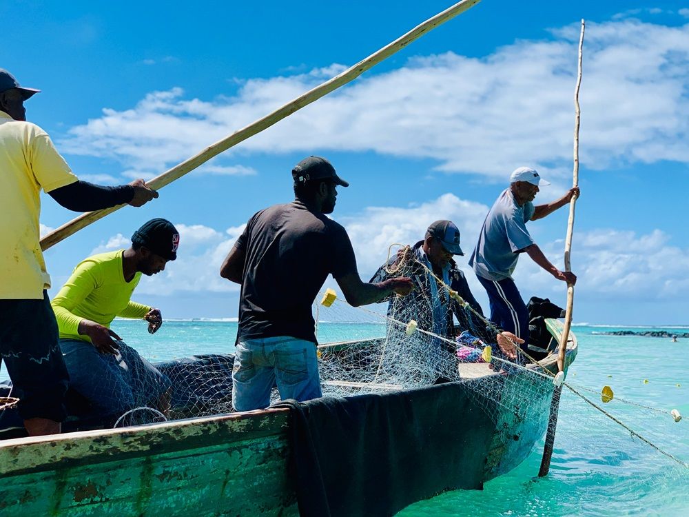 buying new vs. used fishing boats, new and used fishing boat, boats and watercraft on Junk Mail, Photo by Lucas Aderbache on Unsplash.jpg