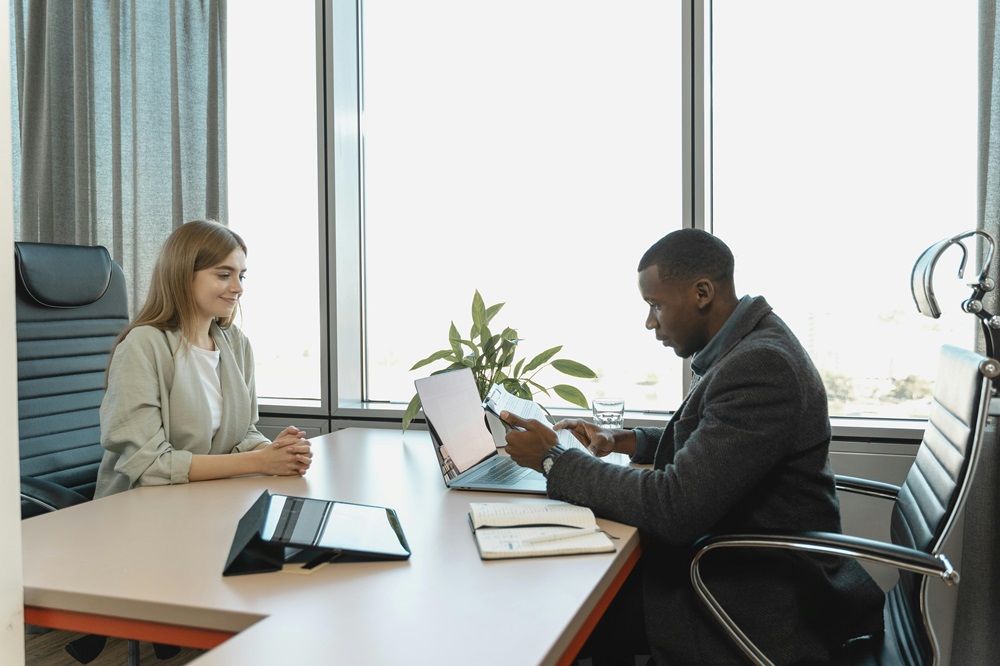 choose the right recruitment agency, job placement agencies, recruiters listed on Job Mail, Photo by Tima Miroshnichenko on Pexels.jpg