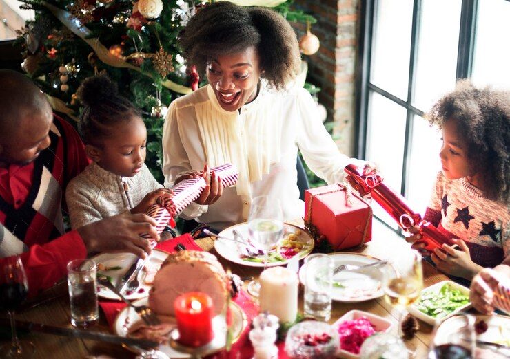festive season items you can buy on Junk Mail, buy on Junk Mail, christmas tree on Junk Mail, toys for sale, Photo by Rawpixel.com on Freepik.jpg