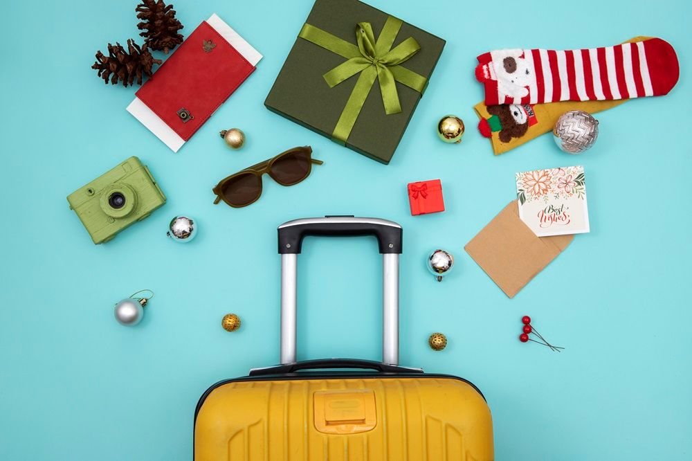festive season items you can buy on Junk Mail, buy on Junk Mail, christmas tree on Junk Mail, toys for sale, Photo from Freepik.jpg