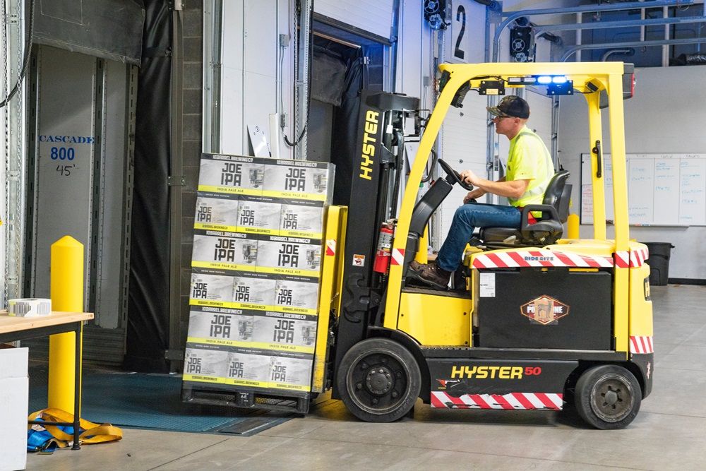 forklift operator in South Africa, forklift operator, forkloft driver, jobs, forklift operator job on Job Mail, Photo by ELEVAT on Pexels.jpg