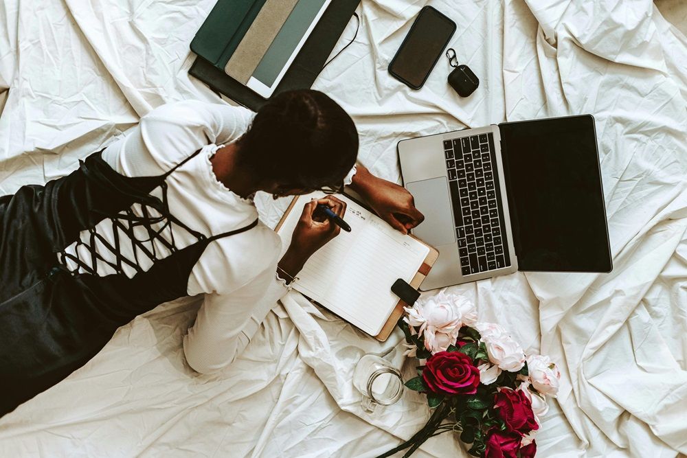 laptops for students and professionals, laptop for work and study, computers on Junk Mail, used laptops. Photo by David Kwewum on Pexels.jpg