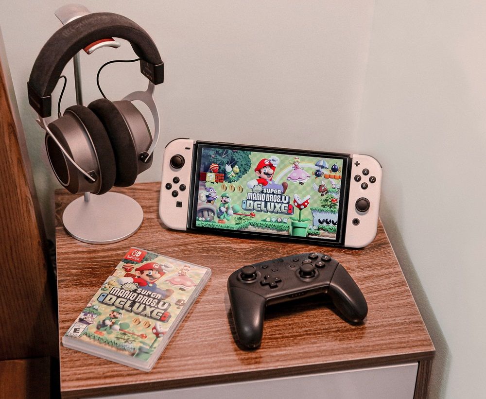 must-play Xbox games, Xbox games on Junk Mail, gaming consoles, computers and gaming, gaming accessories, Photo by Alphacolor on Unsplash.jpg