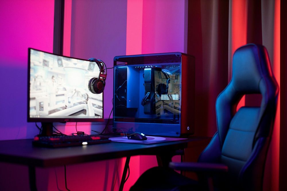 pre-owned gaming PCs on Junk Mail, computers and gaming, consoles and PCs, gaming pc, Photo by  Ron Lach on Pexels.jpg