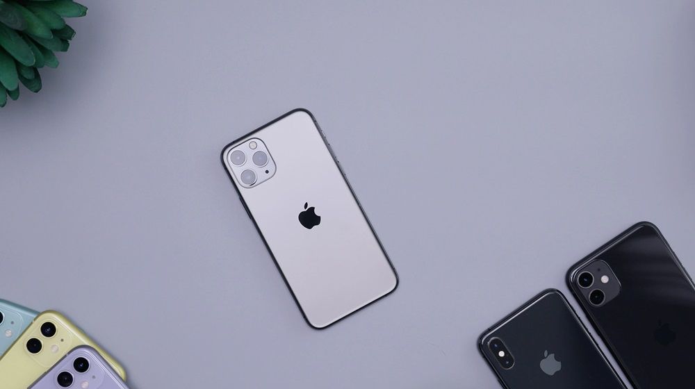 second-hand smartphones, pre-owned smartphones, used smartphone, mobile devices on Junk Mail, Photo by Daniel Romero on Unsplash.jpg