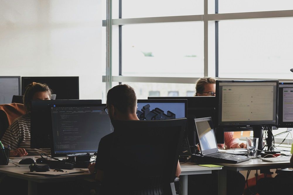 skills for job seekers in 2025, job market trends in 2025, job opportunities on Job Mail, job seekers, Photo by Sigmund on Unsplash.jpg