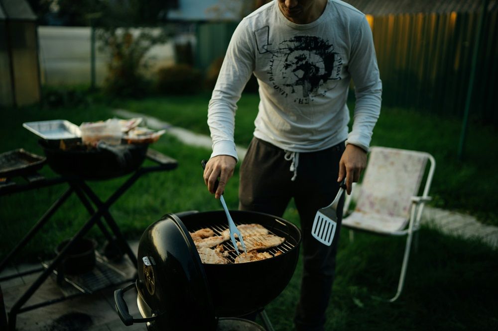 summer braai setup, braai outdoor cooking equipment on Junk Mail, braai equipment for sale, Photo by Egor Gordeev on Unsplash.jpg