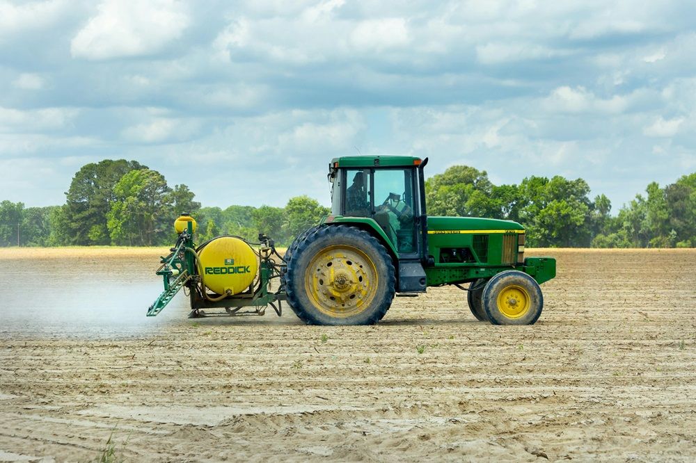 types of spraying equipment, spraying equipment used in agriculture, spraying equipment on AgriMag, Photo by Mark Stebnicki on Pexels.jpg