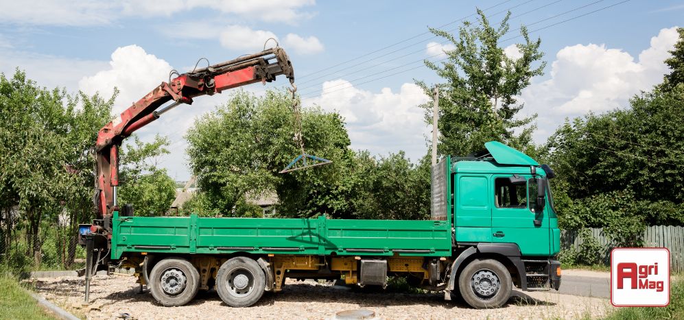 What is a crane truck and how to buy and sell one | AgriMag