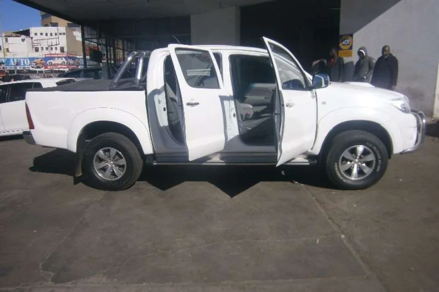 Used  2010 Toyota Hilux 3.0D-4D 4x4 Raider - Frank Reinah Auto Investments