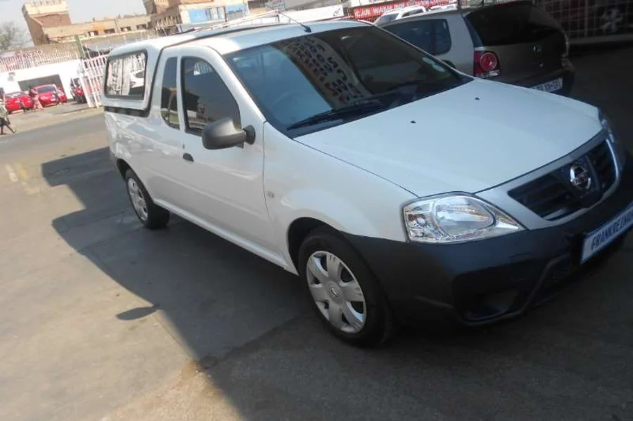 Used  2014 Nissan NP200 1.6i safety pack - Frank Reinah Auto Investments