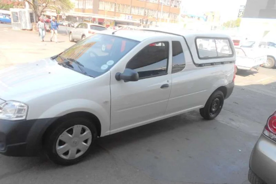 Used  2014 Nissan NP200 1.6i safety pack - Frank Reinah Auto Investments