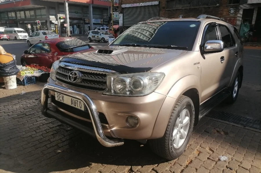 Used 2010 Toyota Fortuner 3.0D-4D 4x4 - Ben Auto Used 2010 Toyota Fortuner 3.0D-4D 4x4 - Ben Auto