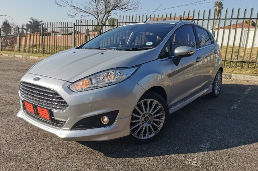 Used  2015 Ford Fiesta 5-door 1.0T Titanium - Venture Giant Investment