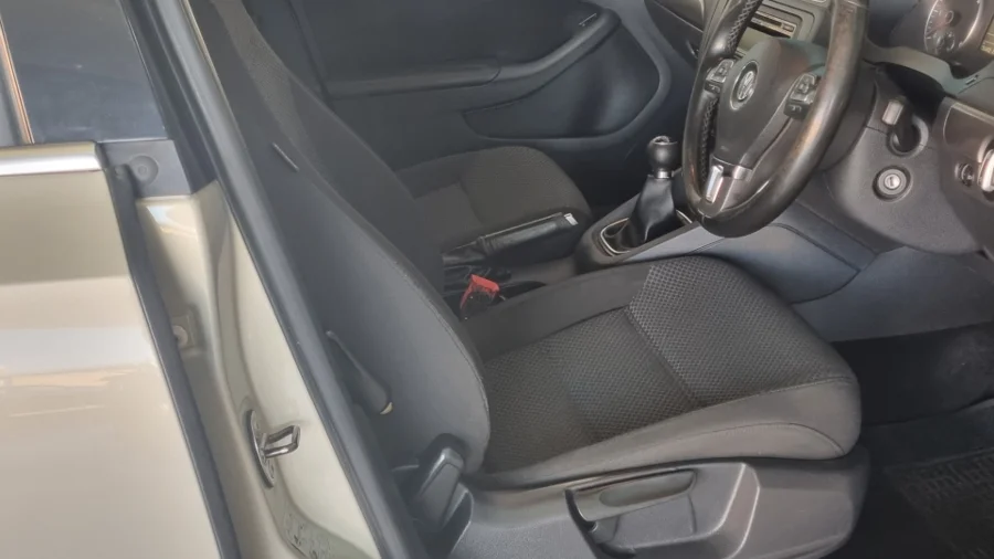 Used 2012 VW Jetta 2.0TDI Highline - Arnold Motors CC Used 2012 VW Jetta 2.0TDI Highline - Arnold Motors CC