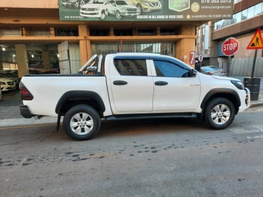 Used 2018 Toyota Hilux 2.8GD-6 double cab Raider auto - Marshalltown Auto Ridez Used 2018 Toyota Hilux 2.8GD-6 double cab Raider auto - Marshalltown Auto Ridez
