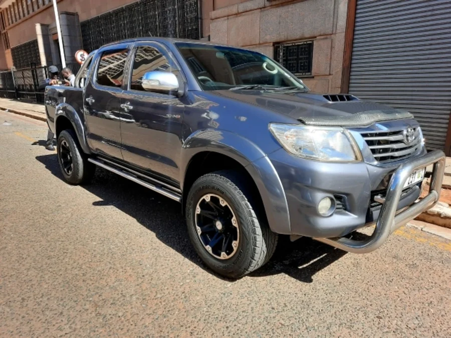 Used 2012 Toyota Hilux 3.0D-4D double cab 4x4 Raider auto - Marshalltown Auto Ridez Used 2012 Toyota Hilux 3.0D-4D double cab 4x4 Raider auto - Marshalltown Auto Ridez