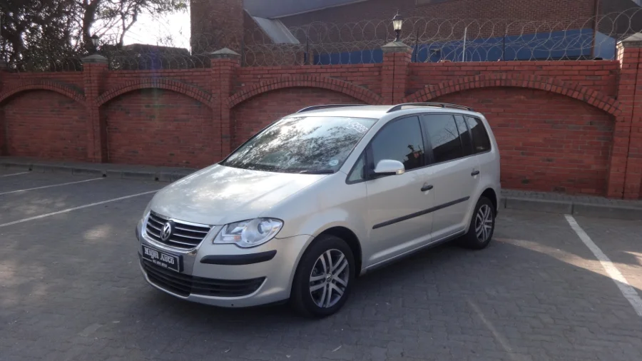 Used  2009 VW Touran 1.9TDI Trendline DSG - Nigel Auto Centre