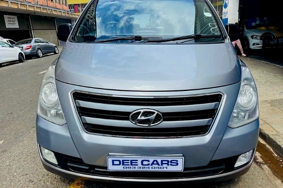 Used  2016 Hyundai H-1 2.5VGTi bus Elite 9-seater - Dee Cars
