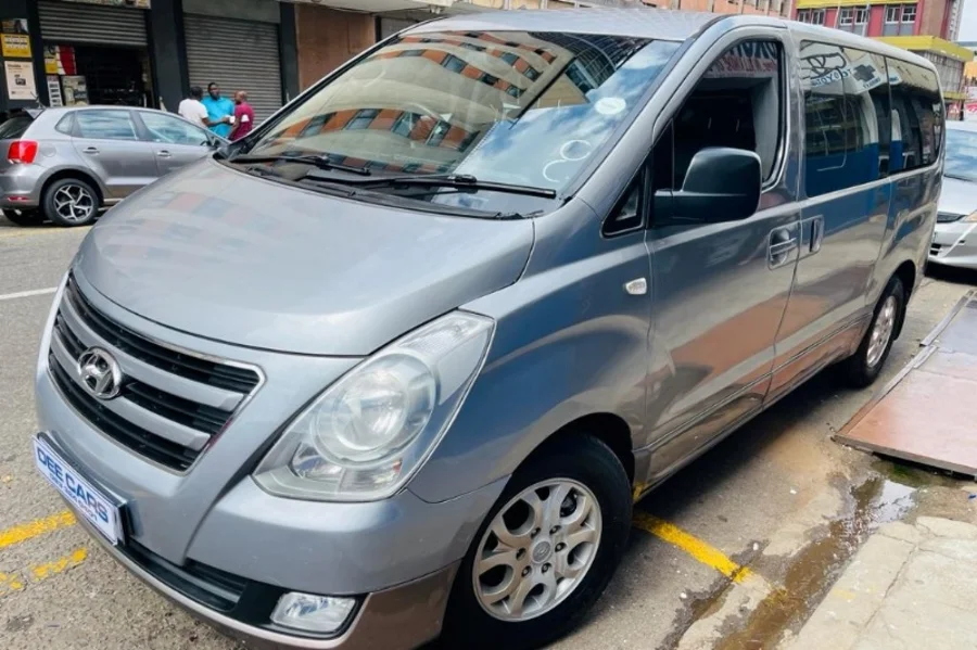 Used  2016 Hyundai H-1 2.5VGTi bus Elite 9-seater - Dee Cars