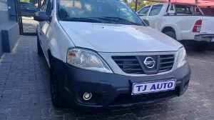 Used  2012 Nissan NP200 1.6i