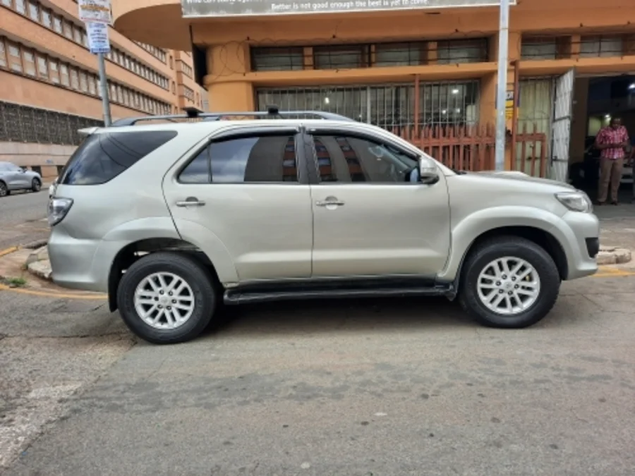 Used 2014 Toyota Fortuner 3.0D-4D 4x4 auto - Marshalltown Auto Ridez Used 2014 Toyota Fortuner 3.0D-4D 4x4 auto - Marshalltown Auto Ridez
