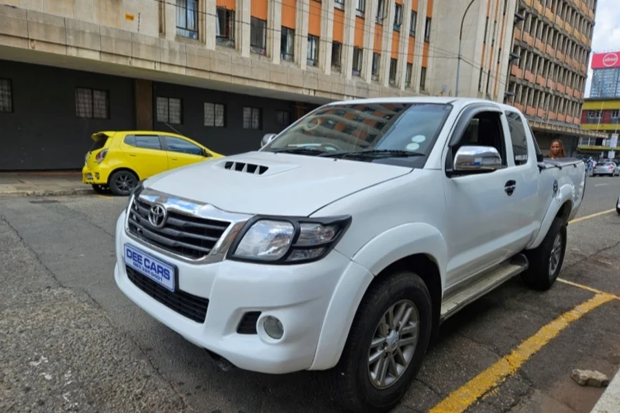 Used  2015 Toyota Hilux 3.0D-4D Xtra cab 4x4 Raider Legend 45 - Dee Cars