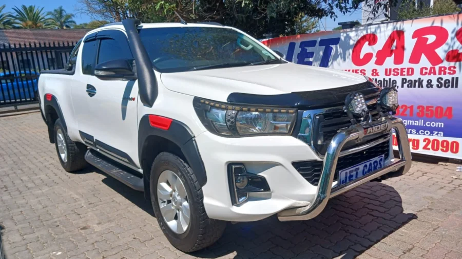 Used 2017 Toyota Hilux 2.4GD-6 Xtra cab SRX for sale in Gauteng