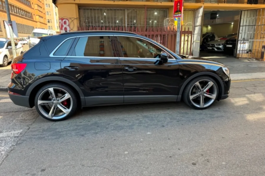 Used 2021 Audi Q3 35TFSI Black Edition - Marshalltown Auto Ridez Used 2021 Audi Q3 35TFSI Black Edition - Marshalltown Auto Ridez