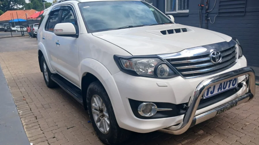 Used  2014 Toyota Fortuner 3.0D-4D auto - TJ Auto Car Sales